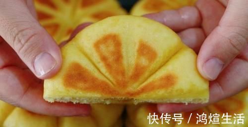 玉米面|玉米面倒进滚烫的牛奶里，一周吃7次孩子还嫌少，又软又香真解馋