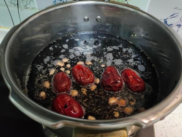  腊八粥里都有哪八样食材？教你正确做法，香甜糯滑，营养又好喝