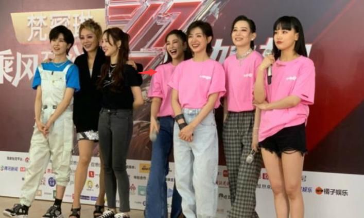  宁静|宁静、黄龄没加微信场面尴尬 七人女团拉帮结派 居然还有团中团？