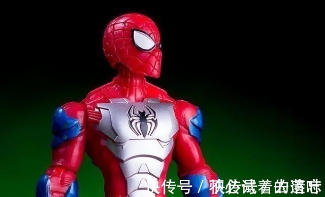 手办|廉价版漫威手办,蜘蛛侠化为废墟,钢铁侠怀上双胞胎
