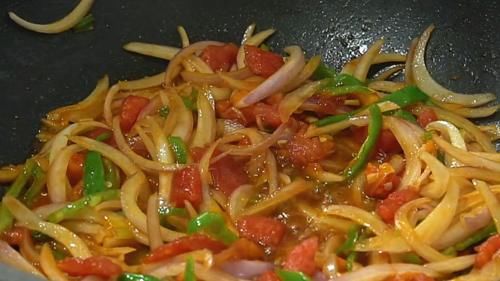 面条|第一次见山药的这种吃法，五分钟搓一盘，爽滑筋道，营养又好吃