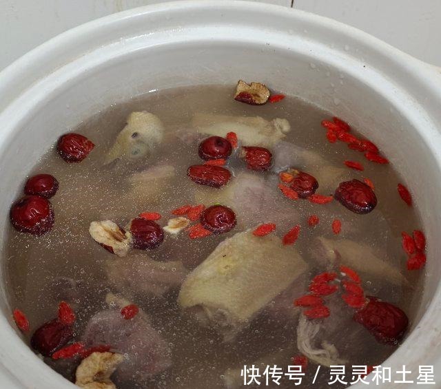 当归黄芪鸽子汤！