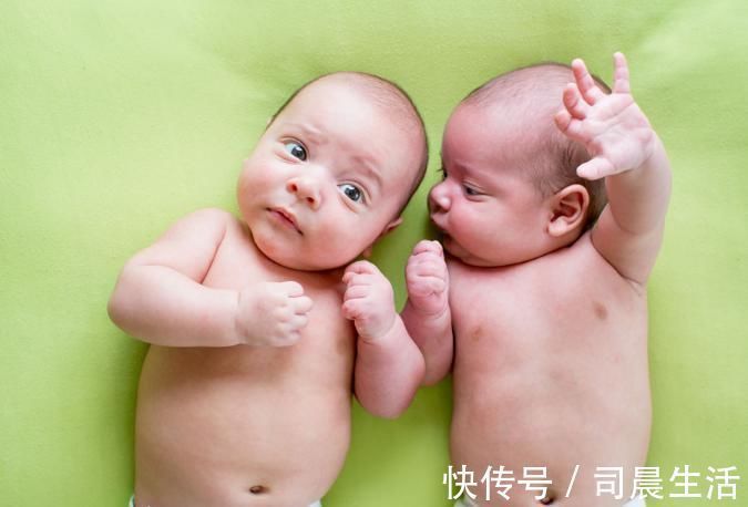 父母|双胞胎兄弟,一个留在国内养,一个带到国外养,18年重聚差距明显