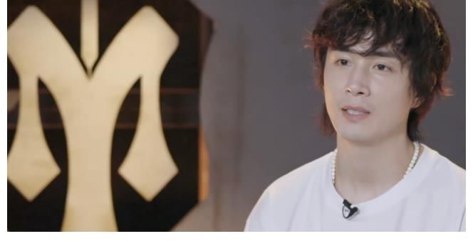 哥哥姐姐不一样,哥哥们不爱训练想偷懒,姐姐们那时候都练疯了