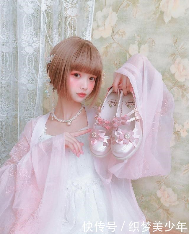 亮眼|最近火了一种鞋子叫“樱花鞋”,减龄又亮眼,lo娘都爱穿