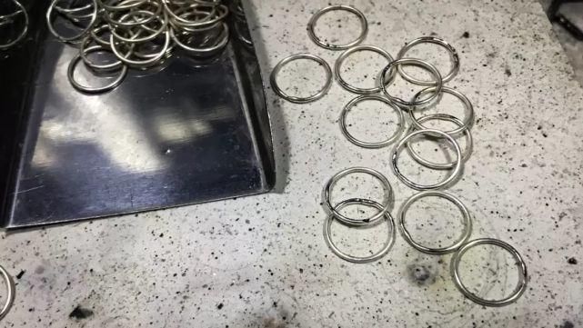 经久不衰的手工蛇链如何制作呢？