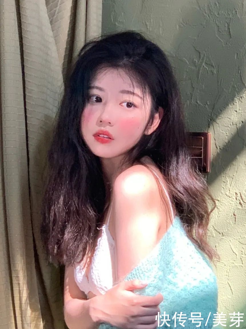 女生最显老的1种发型，你可千万别剪