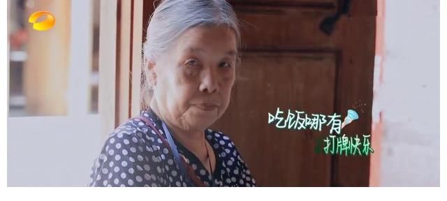 黄晓明|《中餐厅》明星做菜意外重重！厨房“鸡飞狗跳”，观众都捏一把汗