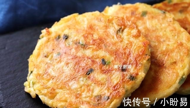 好吃|不揉面不发面，10分钟就能做好一份鸡蛋饼早餐，外酥里嫩真好吃