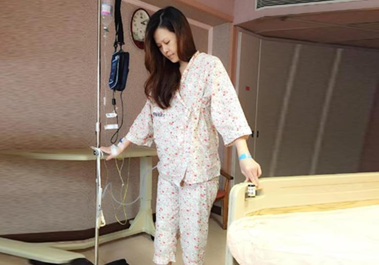 无氧运动|90后“最霸气”产妇火了,顺产完直接下床走回病房,网友佩服