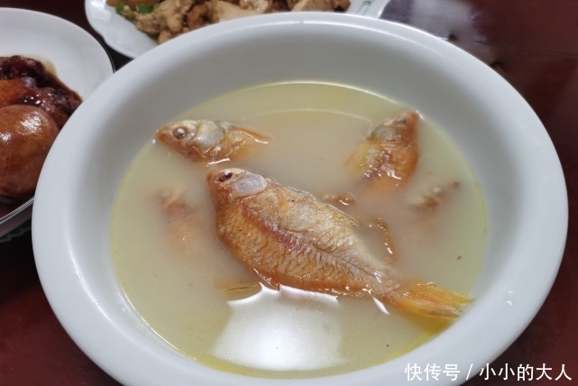土鸡|自己做9菜一汤家人聚餐,成本不足200元,妈妈:你们就是爱去饭店