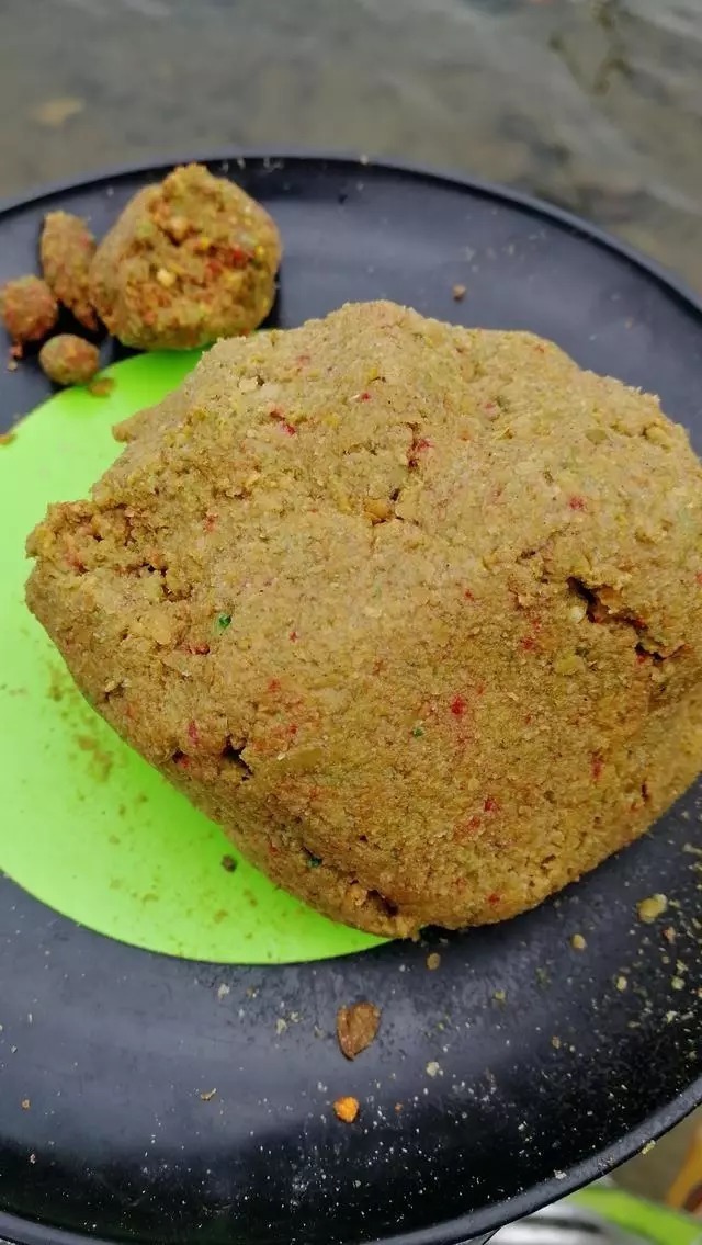 小鱼闹窝,教你几招,其中一招“以毒攻毒”极端法,百试百灵