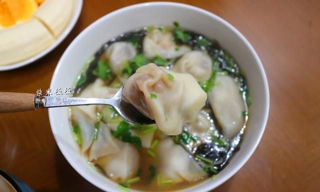 我家包馄饨，从不买馄饨皮晒出馄饨皮做法，网友太简单了
