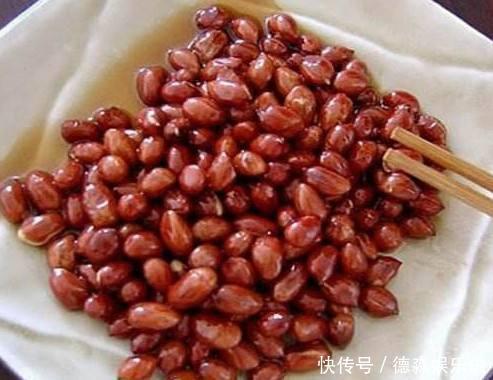 医生奉劝 男人喝酒时别吃以下5种下酒菜, 对身体伤害加倍