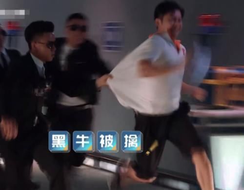 b有種跑男地位叫李晨,開(kāi)鎖失敗時(shí),鄭愷蹦出一句話,baby沉默