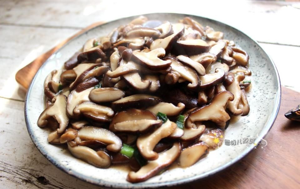 它的营养价值是牛肉的4倍,这个夏天要多吃,简单易做比吃肉都香