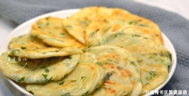 饺子皮这做法火了,百吃不厌,3天不做就馋得慌,我家一周吃5次