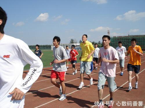  高血脂|血脂高的人，4件事坚持1个月，甘油三酯降到1.6，清理血管垃圾