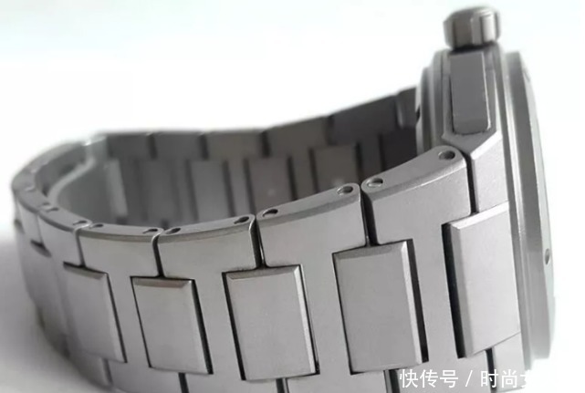 沛纳海|钛金属材质在腕表界的应用,产生什么样的“花火”呢?