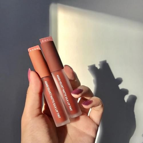 白+粉|这些唇釉开挂了吧!年度爱用平价唇釉分享!女生的快乐源泉!