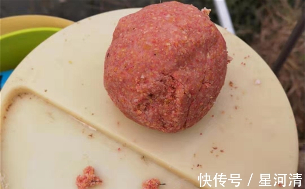 冬季的鲫鱼有4个典型习性,技巧跟着习性走,气温再低也能连竿