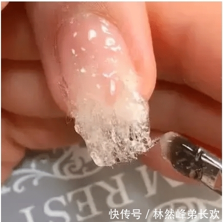 指甲|别再去美甲店了,最近这款“棉花”延长指甲火了,自己在家就能做