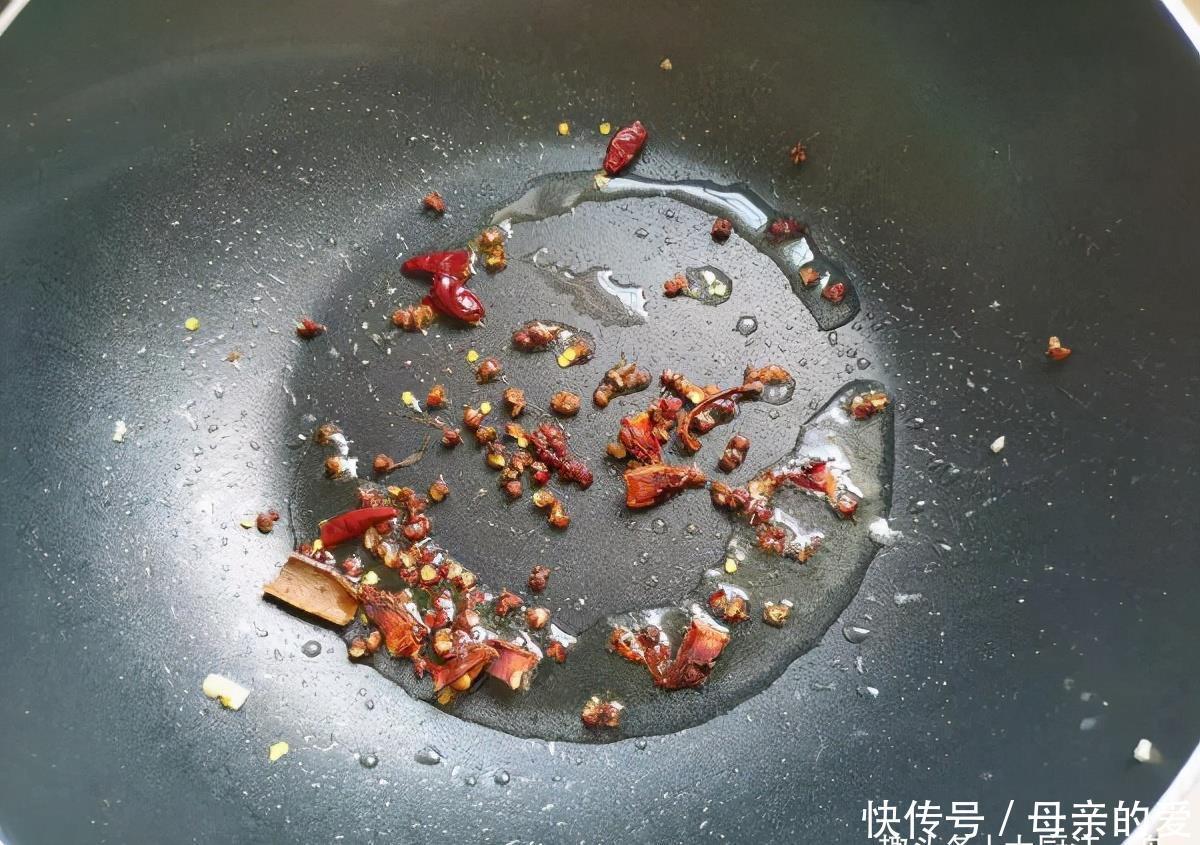 粉条别再炒着吃了,教你河南特色做法,劲道又解馋,年夜饭必备