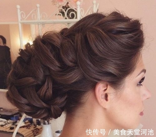 2021结婚季!33个优雅新娘的别致婚礼发型