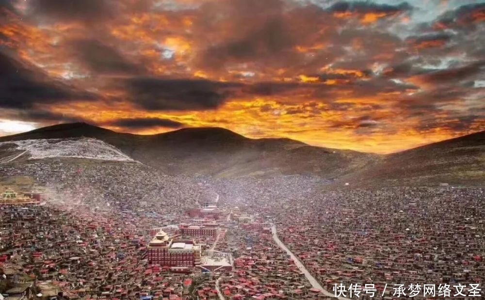 泰国|【全球FUN享】色达的昼与夜,转山转水转佛塔