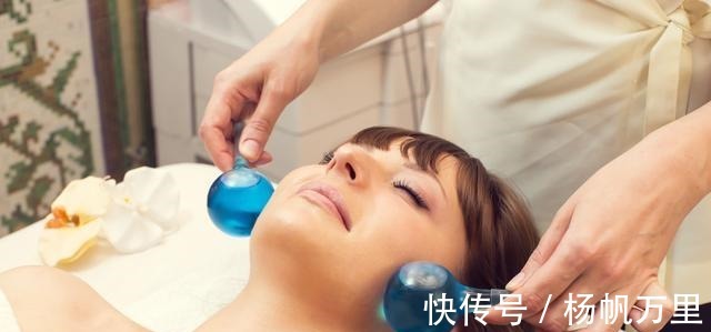 肌肤|每天坚持这7个不花钱的护肤技巧,让你肌肤延缓衰老,素颜也很美!