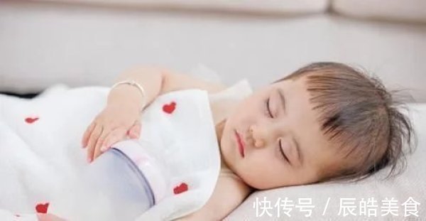 同龄人|孩子这4个动作睡觉,未来会“绝缘”高个子,家长要及时引导