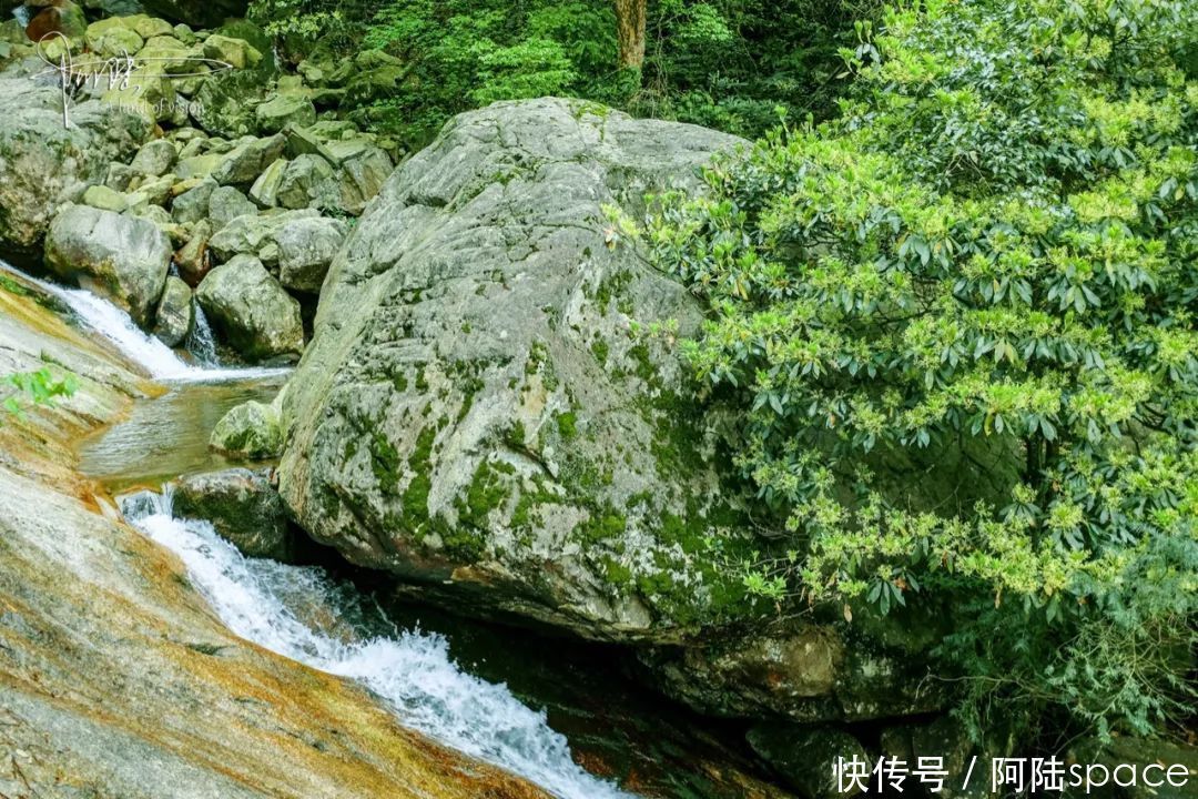 中年|在明月山发现武功山的“核心景区界碑”，可见两者的关系很不一般