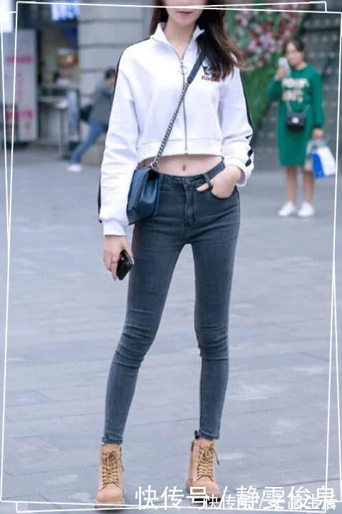 时尚 柔软舒适的牛仔布料,穿起来不单调,感觉到很休闲