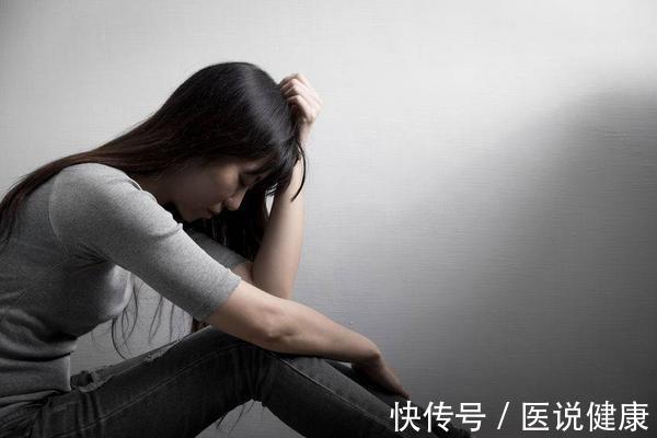 抑郁症患者|抑郁症患者，经常有4种情况！有这3种特征的老人，要做好预防