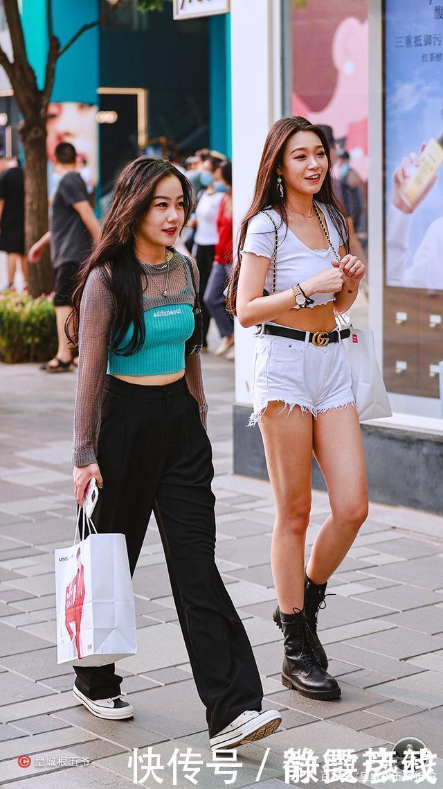 街拍学习穿衣搭配的技巧，用好看的服装来装扮自己