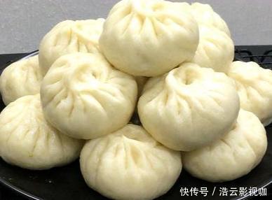 老板|蒸包子时，别直接上锅蒸，包子铺老板教我这样做，又香又软不塌陷