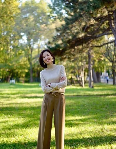 日系 40岁的女人别再乱穿衣，学ins时尚宝妈的日系穿搭，舒适不张扬