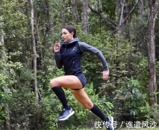 马甲线|“炫腹小魔女”横空出世，马甲线和高颜值完美结合，惊艳健身圈