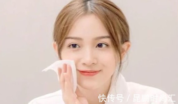 毛孔 这才是正确护肤顺序,不要先涂爽肤水,不然皮肤暗沉毛孔粗大