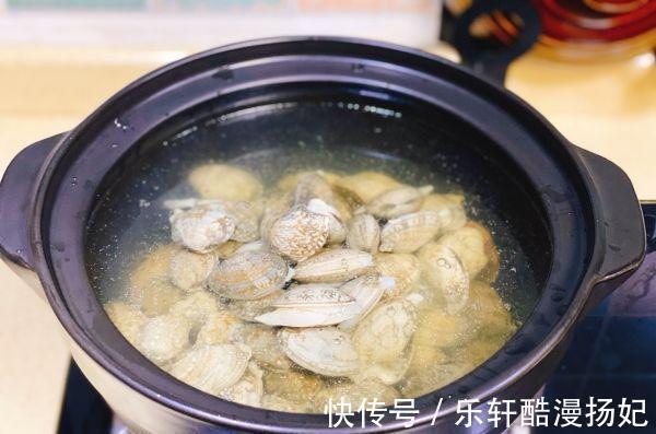 鲜美|在家做超级简单快手的花蛤豆腐汤，味道鲜美营养好喝，富含蛋白质