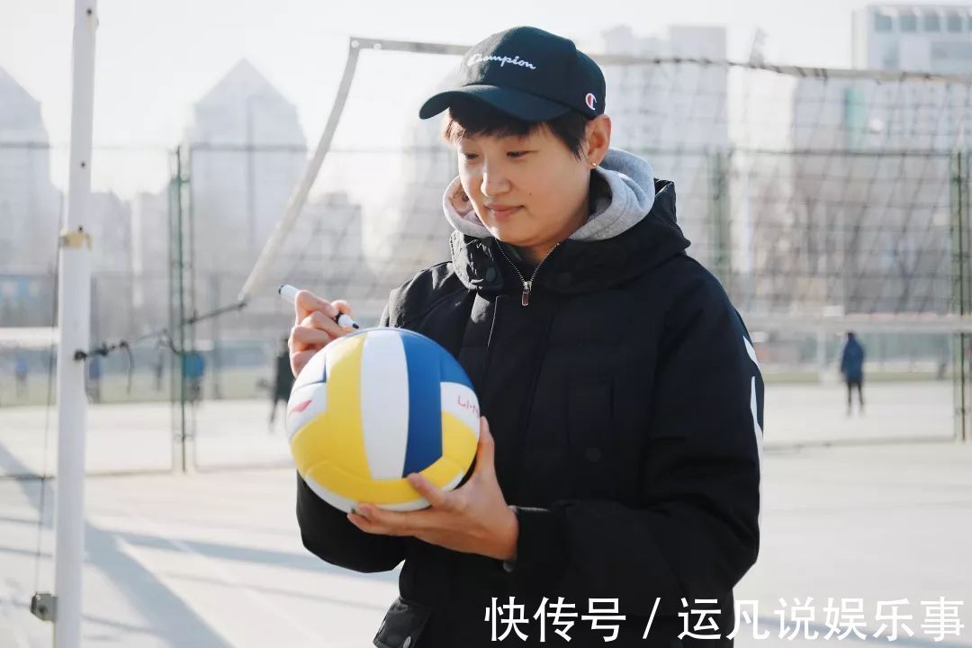 龚翔宇|女排合影暴露真实身高，袁心玥或2米03，杨昊：龚翔宇超过1米9