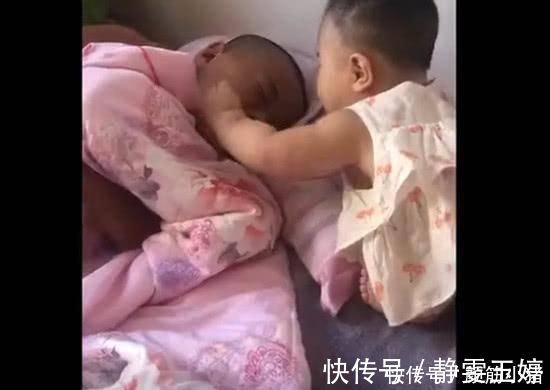 老大|自从有了二胎妹妹,相差4岁的哥哥睡觉是这样的,果真是实力宠妹