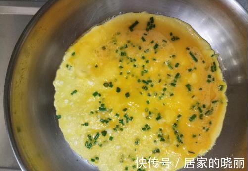 煎蛋饼|新手小白十分钟就能搞定的蛋卷，白黄双色搭配有颜值，小孩子也能