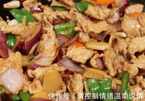 洋葱炒肉大部分人第一步就做错，怪不得很难吃，20年大厨教你一招