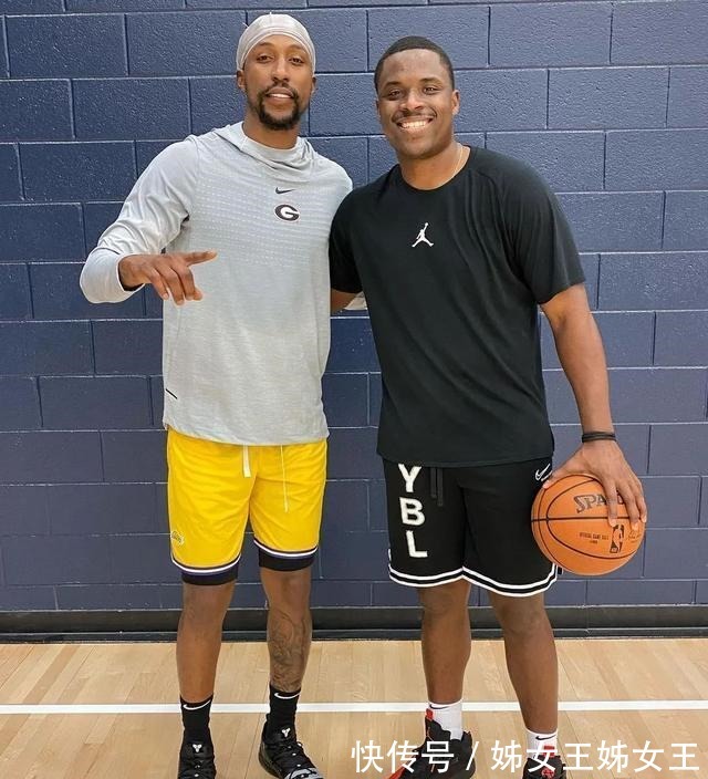 联名 “蟑螂侠”回归,还带来了这双天价联名|今日球鞋上脚!