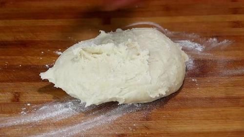 比纸还薄的春饼怎么做,现在就教你,烙饼不放一滴油,特别好吃