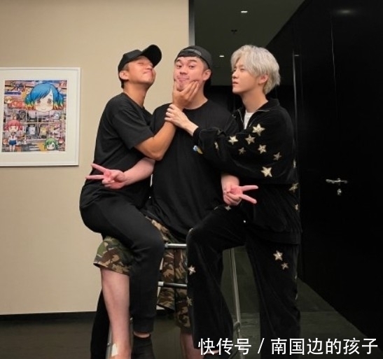 鹿晗 “一鹿彤行”颜值翻车?离开滤镜的关晓彤脸圆,鹿晗合照被嘲沧桑