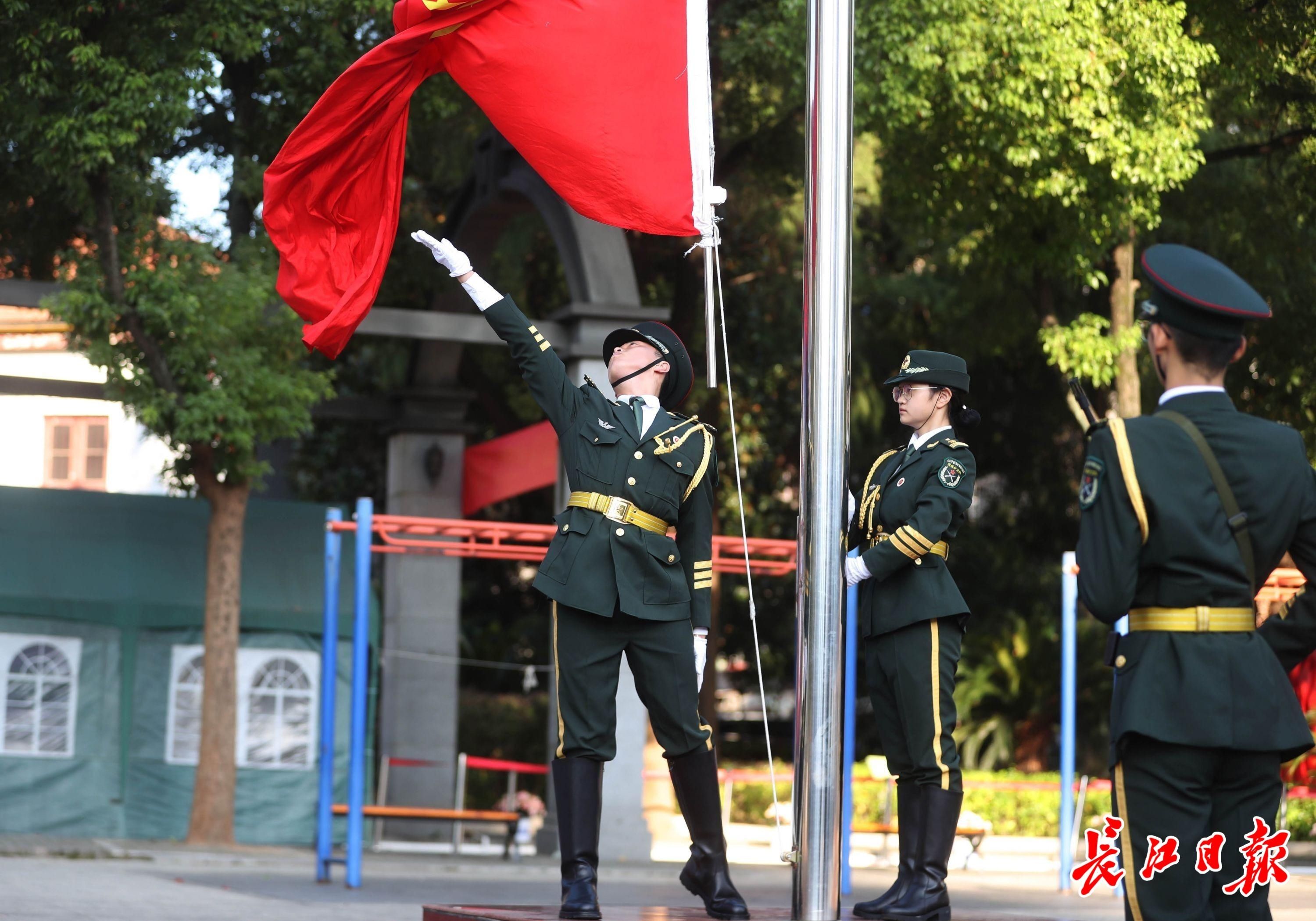 国旗护卫队|飒！这支“国旗护卫队”队员都是初中生