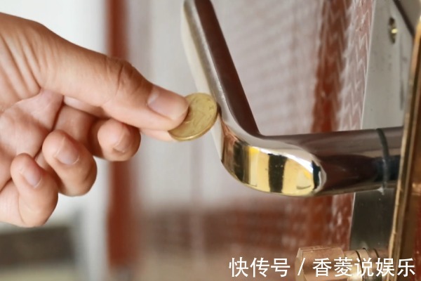 好多人|出门前用硬币碰一下门把手好多人不知道有啥用,学会受用一生!