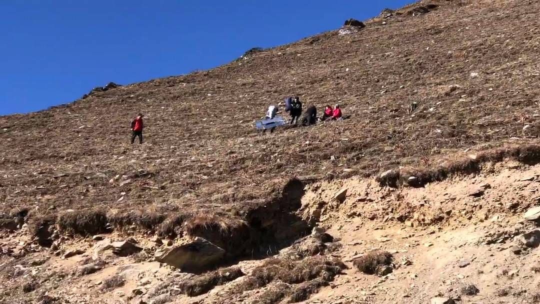 巴郎山|一男子疑在四川巴郎山徒步时遇难 目击者：走下山捷径时发生意外